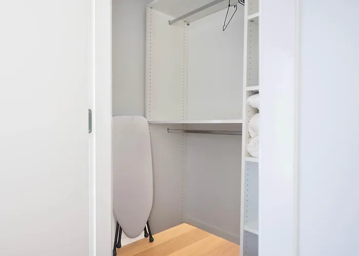 Luxury Close To Amalienborg Stylish For Five 아파트