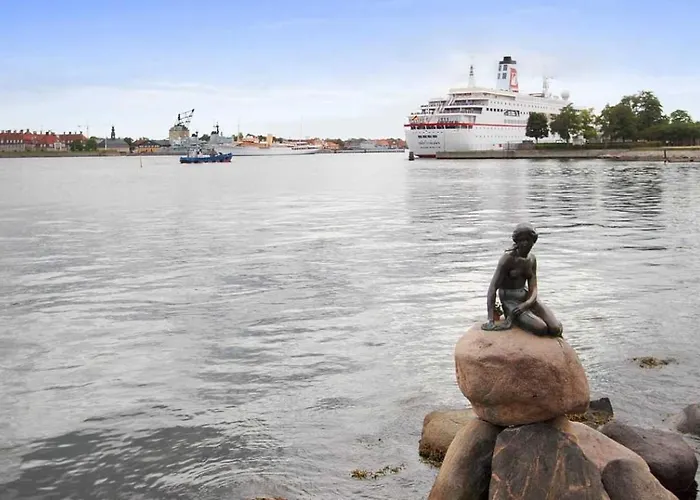 Luxury Close To Amalienborg Stylish For Five * Köpenhamn